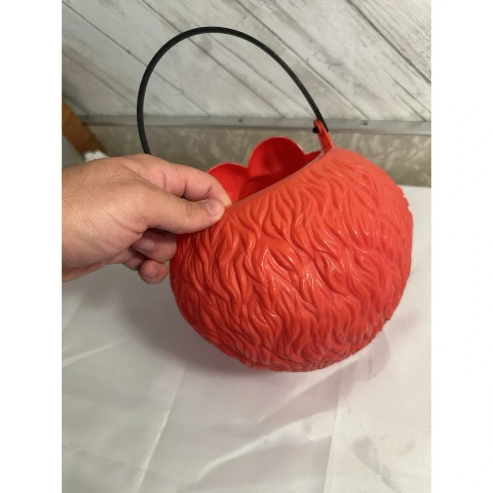 Elmo Happy Halloween Candy Bucket w/Handle-2005 Sesame Workshop Red
